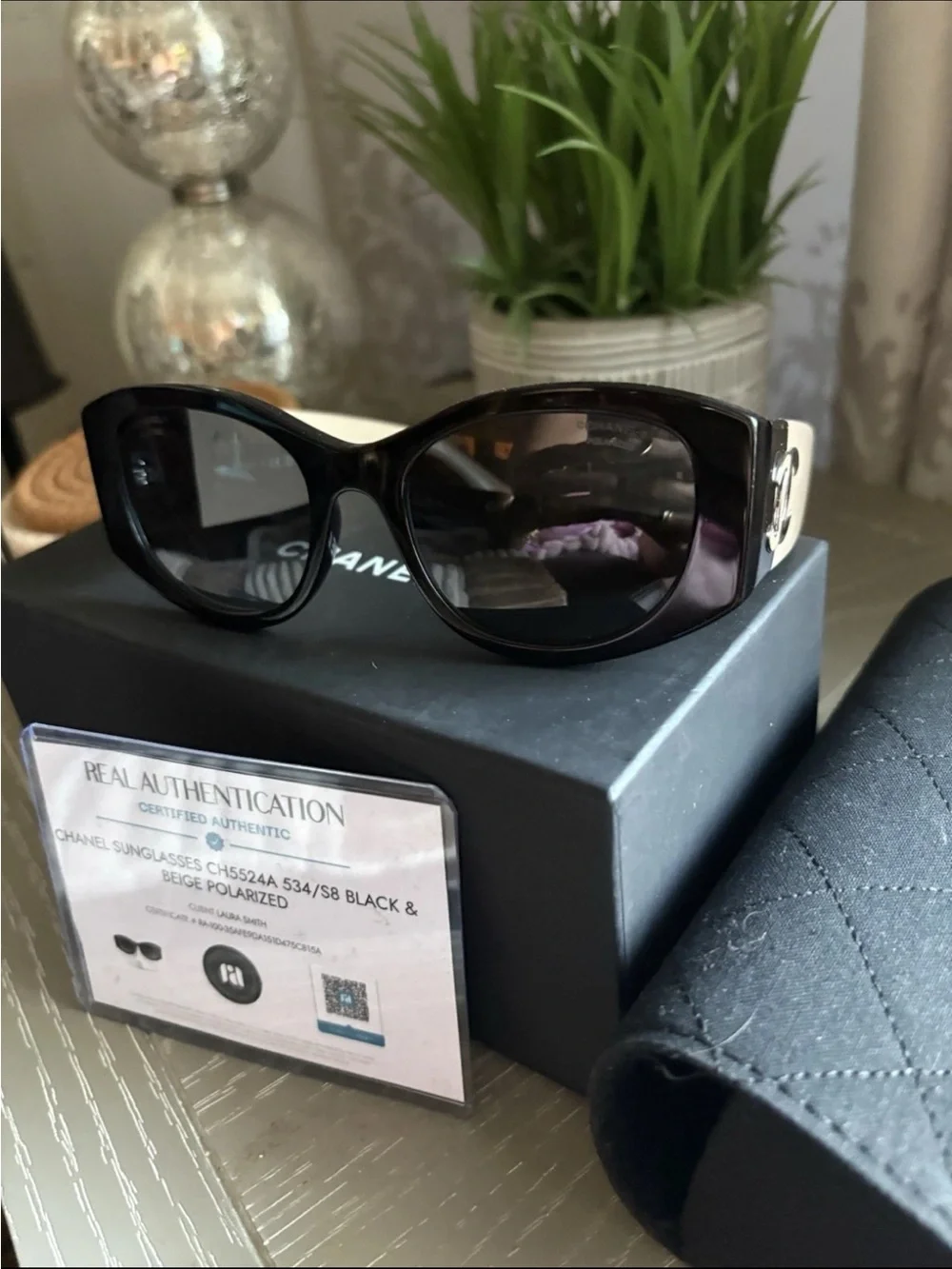 CHANEL Black Sunglasses with Beige Logo Temples Polarized NEW